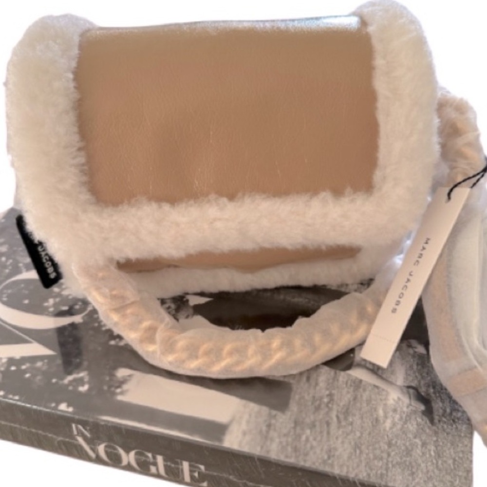 NWT MARC JACOBS
Lambskin Shearling The Mini Pillow Bag in Iced Coffee - Picture 12 of 13